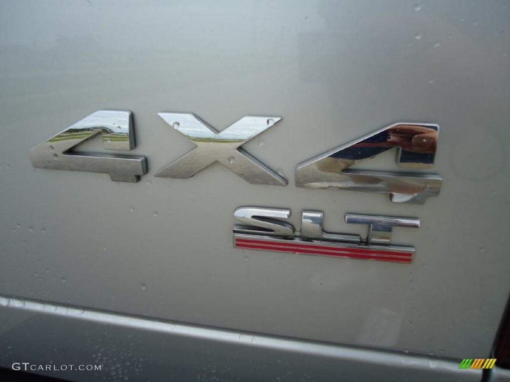 2005 Ram 1500 SLT Quad Cab 4x4 - Bright Silver Metallic / Dark Slate Gray photo #11