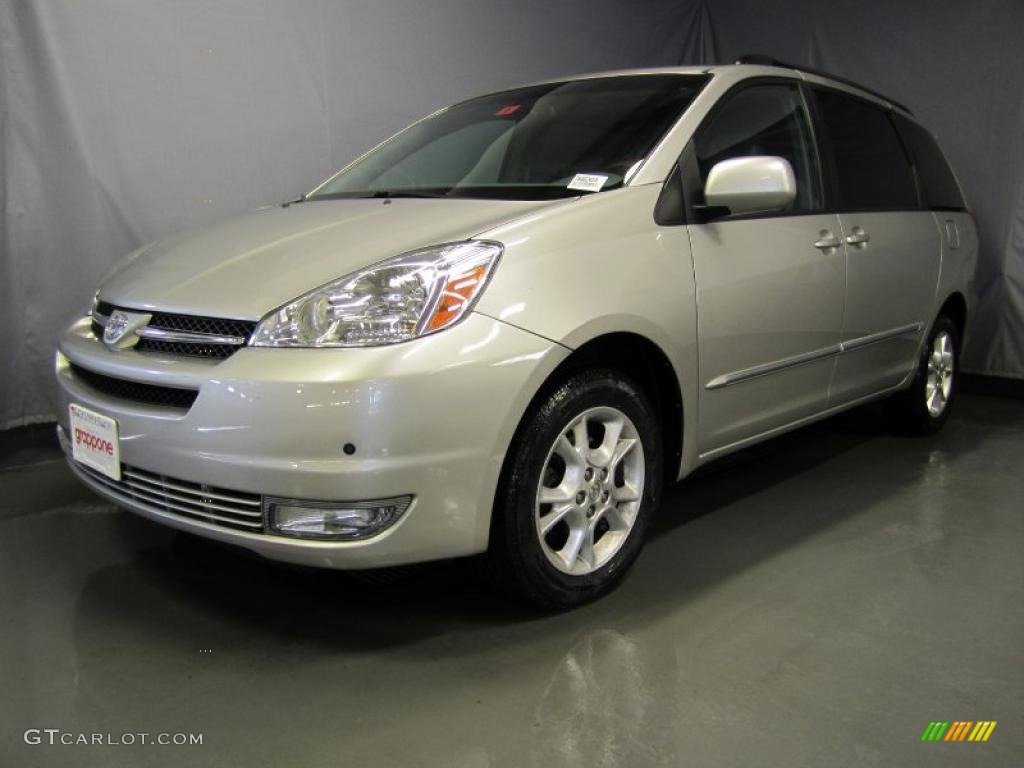 2004 Sienna XLE Limited AWD - Silver Shadow Pearl / Stone Gray photo #1