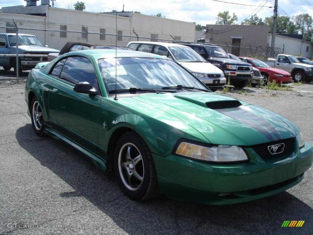 2000 Mustang V6 Coupe - Electric Green Metallic / Medium Graphite photo #2
