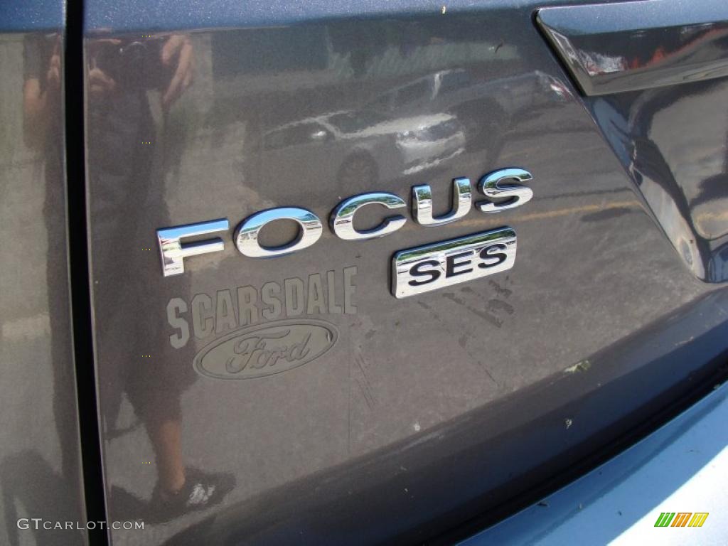 2006 Focus ZX5 SES Hatchback - Liquid Grey Metallic / Charcoal/Light Flint photo #24