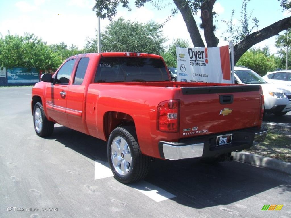 2011 Silverado 1500 LT Extended Cab - Victory Red / Ebony photo #4