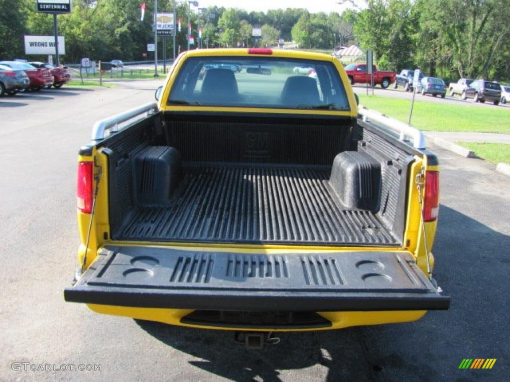 2003 Sonoma SLS Extended Cab 4x4 - Flame Yellow / Graphite photo #4