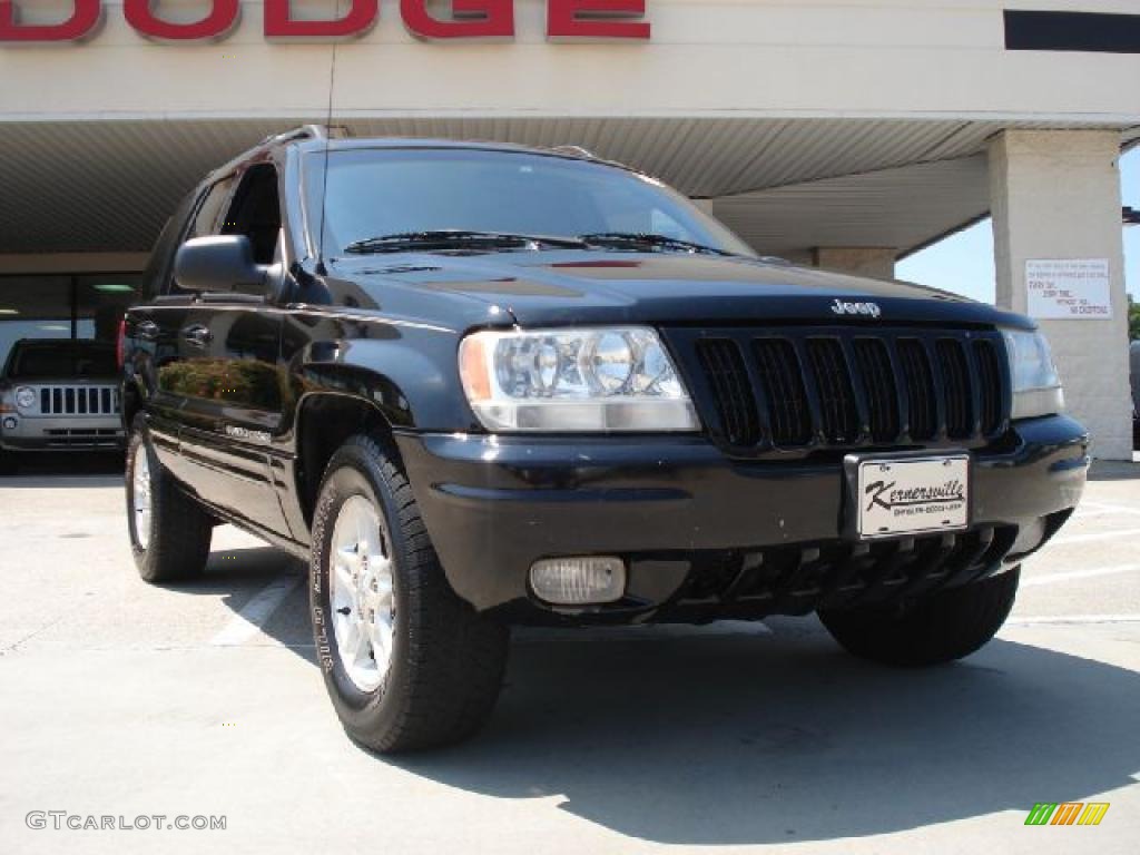 Black Jeep Grand Cherokee