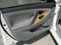 Super White - Camry XLE V6 Photo No. 36