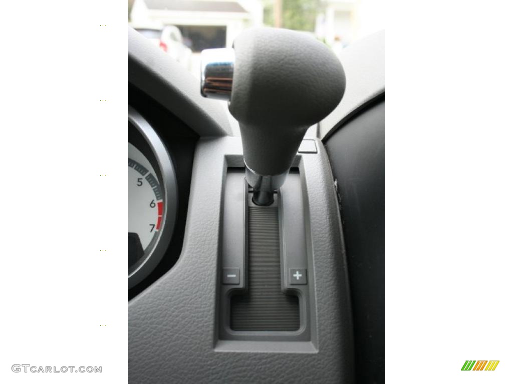 2009 Grand Caravan SE - Inferno Red Crystal Pearl / Medium Slate Gray/Light Shale photo #4