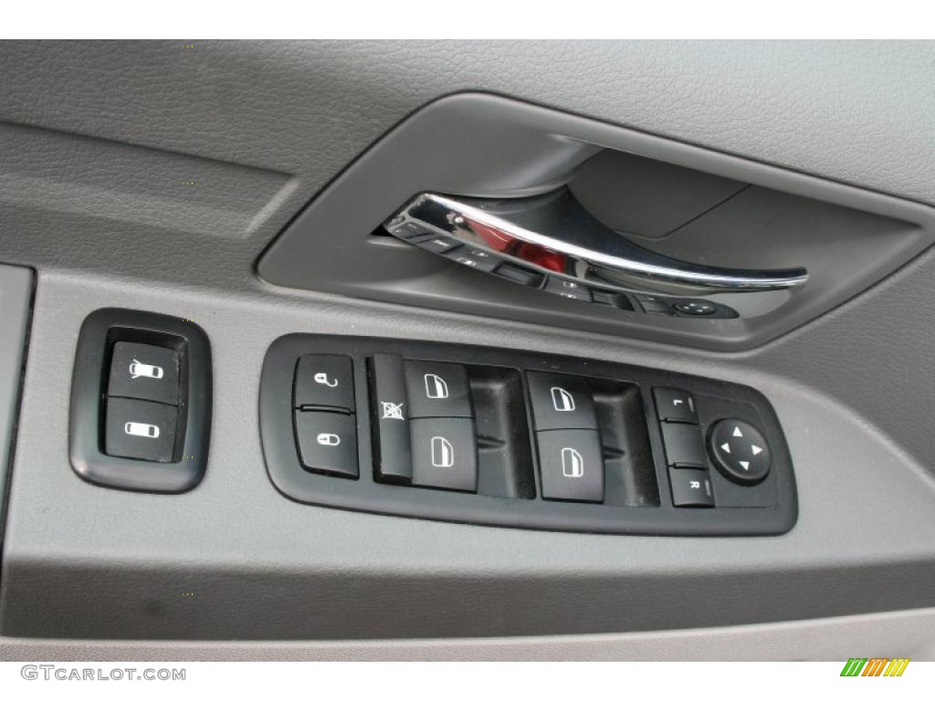 2009 Grand Caravan SE - Inferno Red Crystal Pearl / Medium Slate Gray/Light Shale photo #18