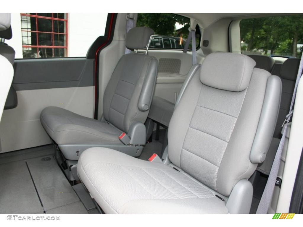 2009 Grand Caravan SE - Inferno Red Crystal Pearl / Medium Slate Gray/Light Shale photo #20