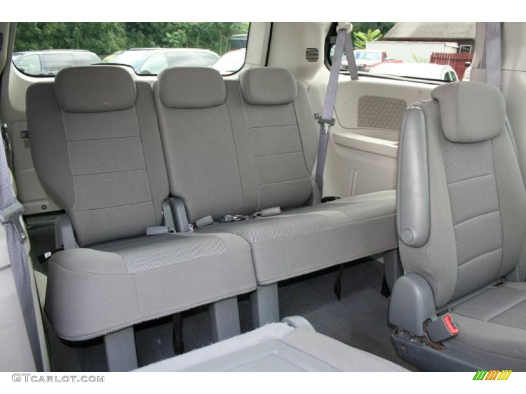 2009 Grand Caravan SE - Inferno Red Crystal Pearl / Medium Slate Gray/Light Shale photo #23