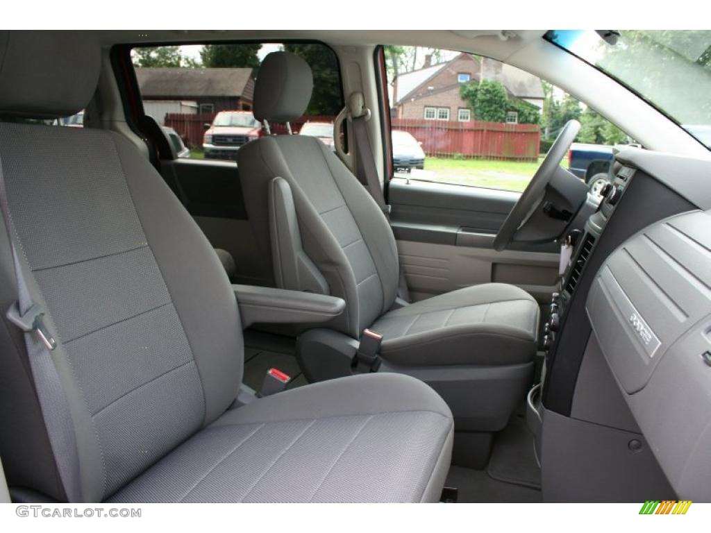 2009 Grand Caravan SE - Inferno Red Crystal Pearl / Medium Slate Gray/Light Shale photo #24