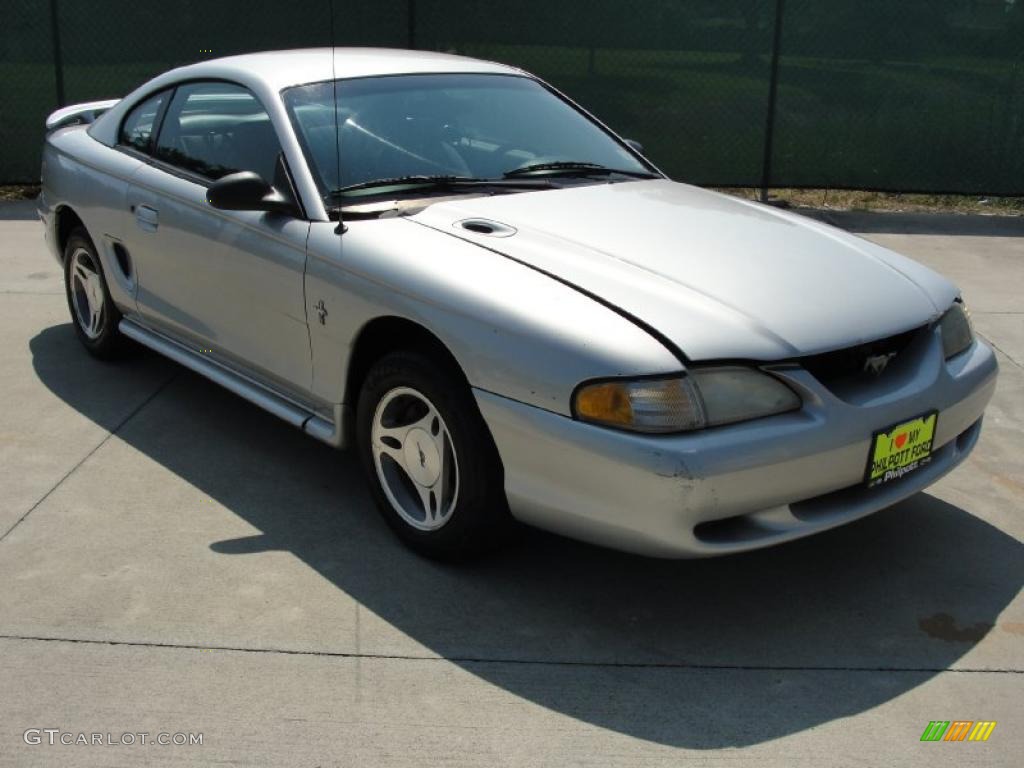 1998 Mustang V6 Coupe - Silver Metallic / Black photo #1