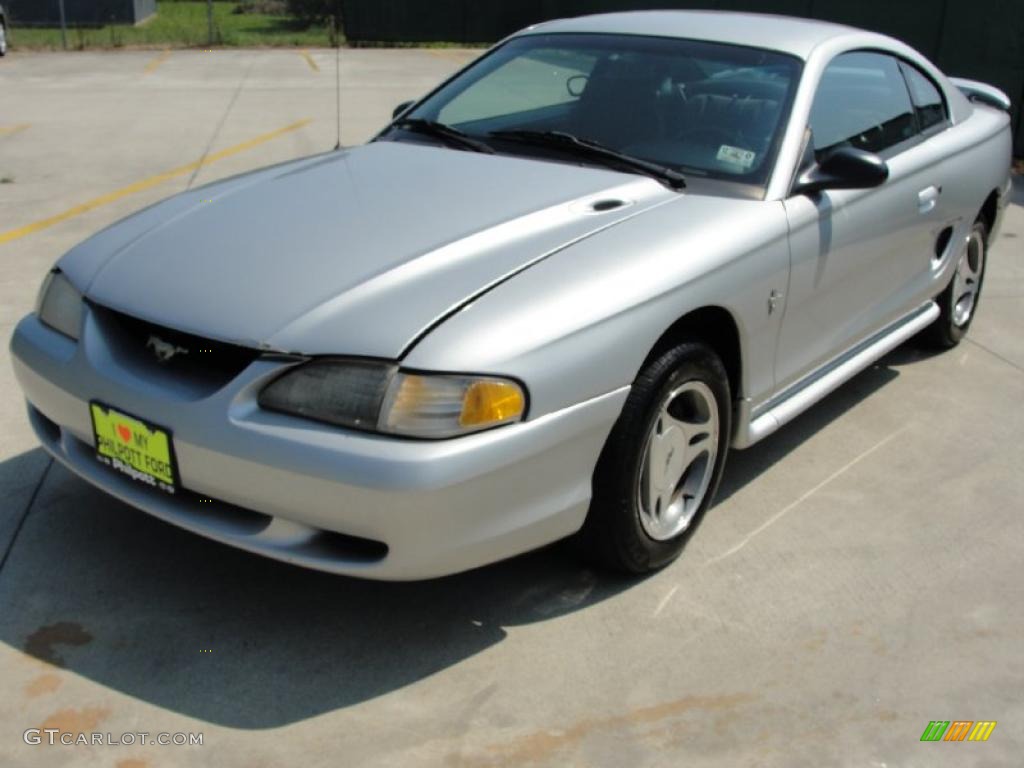 1998 Mustang V6 Coupe - Silver Metallic / Black photo #7