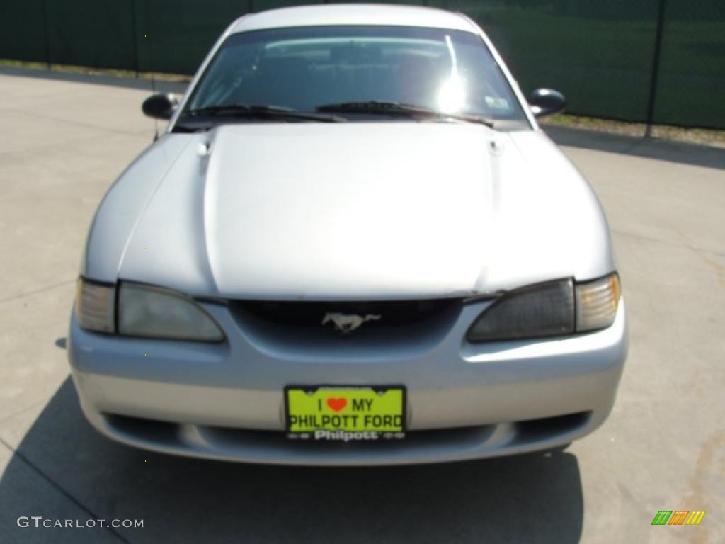 1998 Mustang V6 Coupe - Silver Metallic / Black photo #8