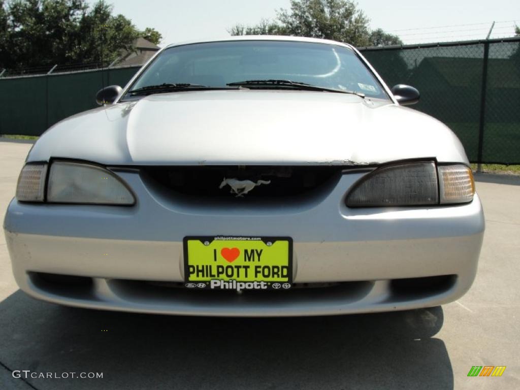 1998 Mustang V6 Coupe - Silver Metallic / Black photo #9