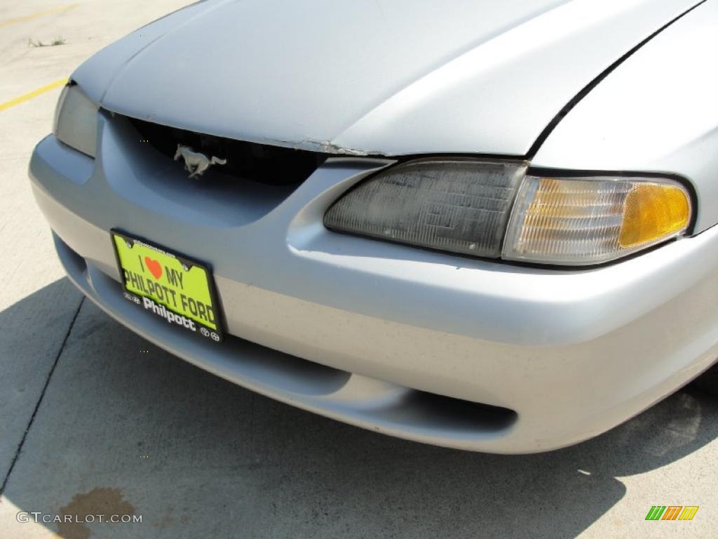 1998 Mustang V6 Coupe - Silver Metallic / Black photo #11