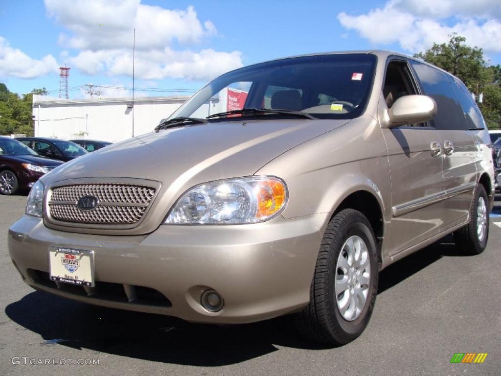 2004 Sedona LX - Silky Beige / Beige photo #3