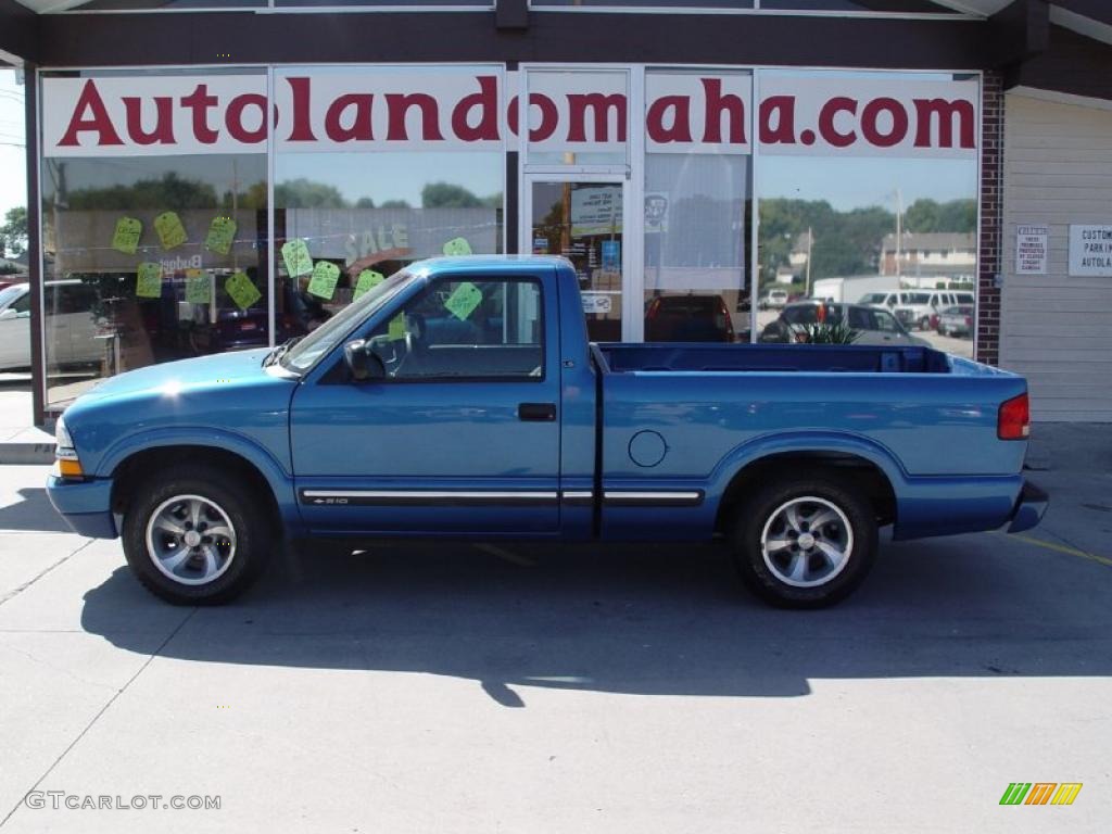 2000 S10 LS Regular Cab - Space Blue Metallic / Graphite photo #1