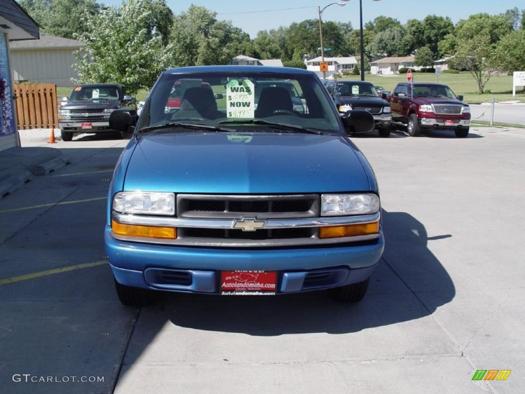 2000 S10 LS Regular Cab - Space Blue Metallic / Graphite photo #7