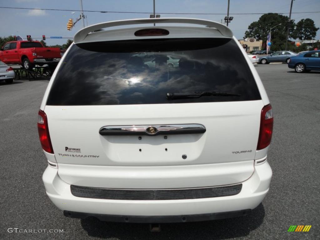 2005 Town & Country Touring - Stone White / Medium Slate Gray photo #4