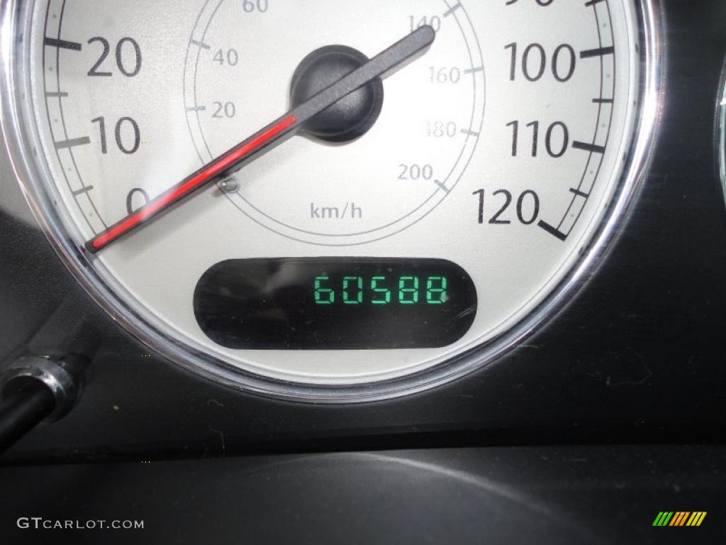 2005 Town & Country Touring - Stone White / Medium Slate Gray photo #17