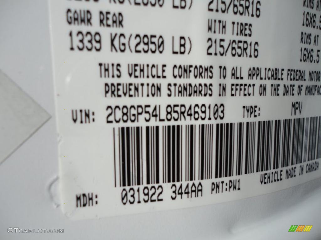 2005 Town & Country Touring - Stone White / Medium Slate Gray photo #22