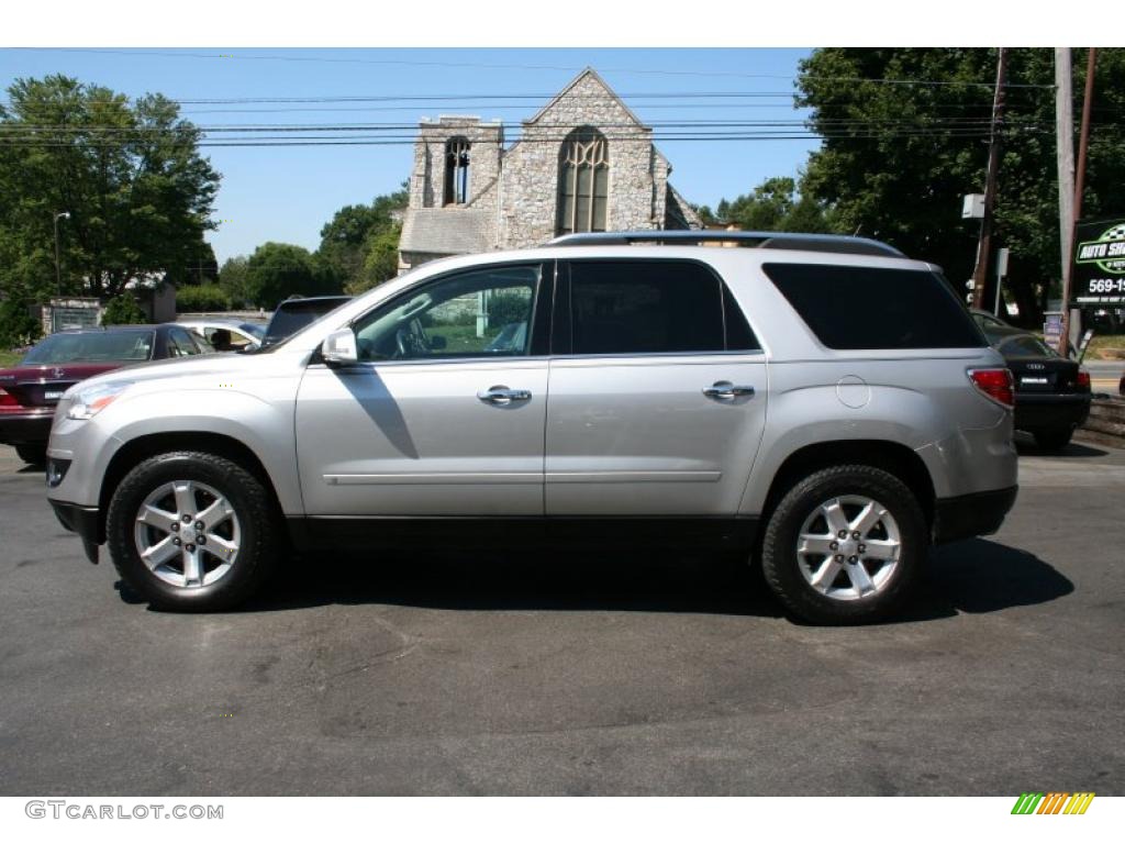 2007 Outlook XR AWD - Silver Pearl / Gray photo #2