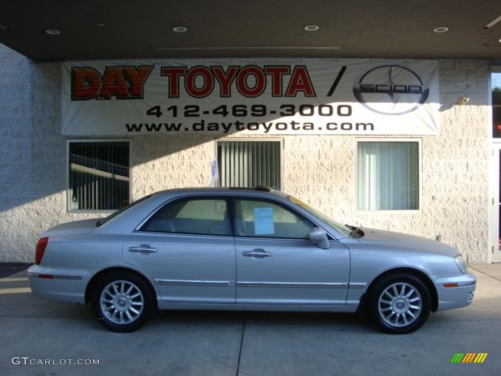 2004 XG350 L Sedan - Titanium / Black photo #1