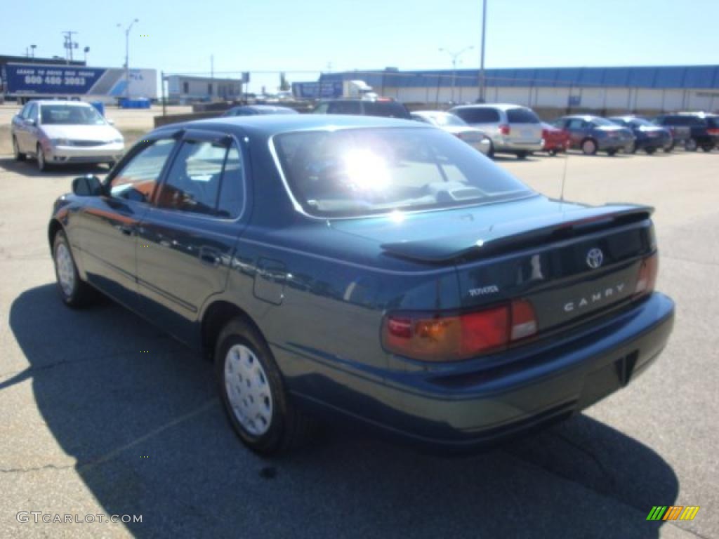 1996 Camry LE Sedan - Dark Emerald Green Metallic / Gray photo #2