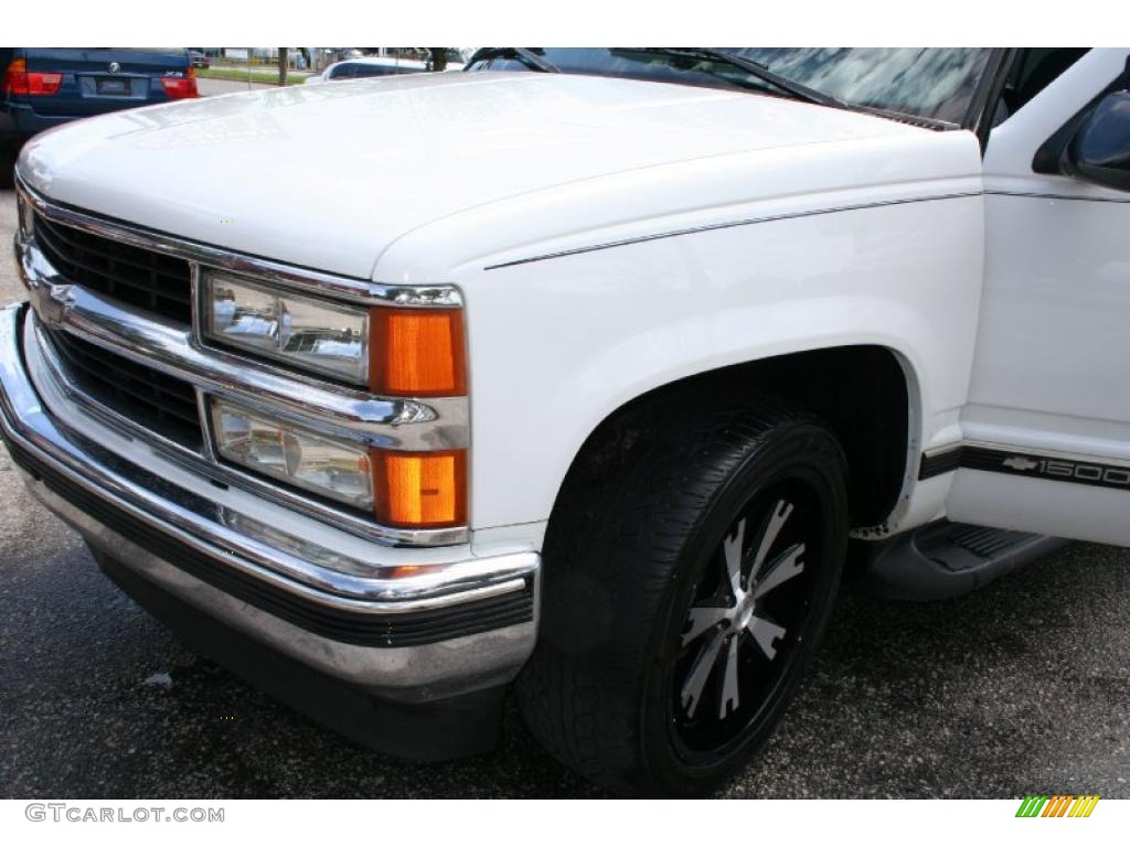 1997 Suburban C1500 LS - Summit White / Blue photo #30