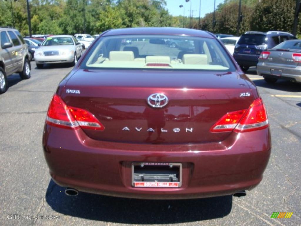 2006 Avalon XLS - Cassis Red Pearl / Ivory photo #3