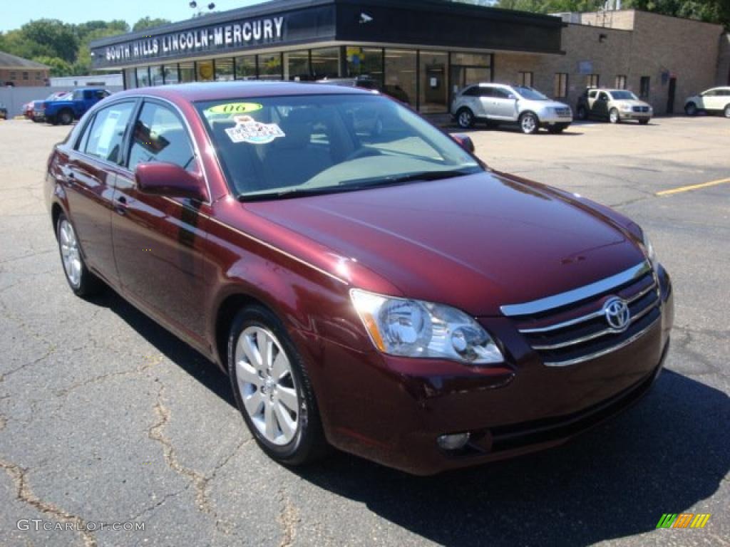 2006 Avalon XLS - Cassis Red Pearl / Ivory photo #5