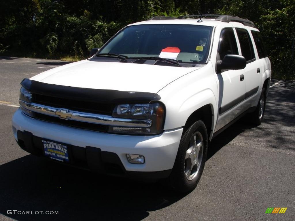 2005 TrailBlazer EXT LS 4x4 - Summit White / Light Gray photo #1