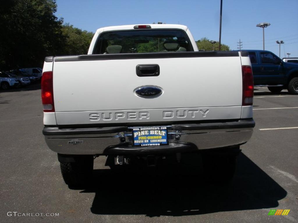 2004 F250 Super Duty XL Regular Cab 4x4 - Oxford White / Medium Flint photo #5