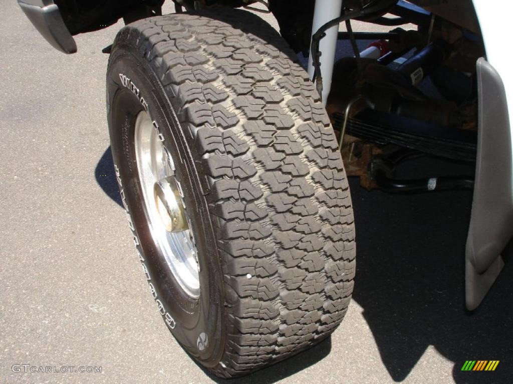 2004 F250 Super Duty XL Regular Cab 4x4 - Oxford White / Medium Flint photo #11