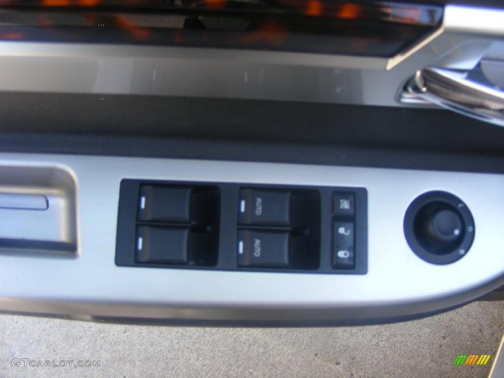 2009 Sebring Limited Sedan - Light Sandstone Metallic / Dark Slate Gray photo #9