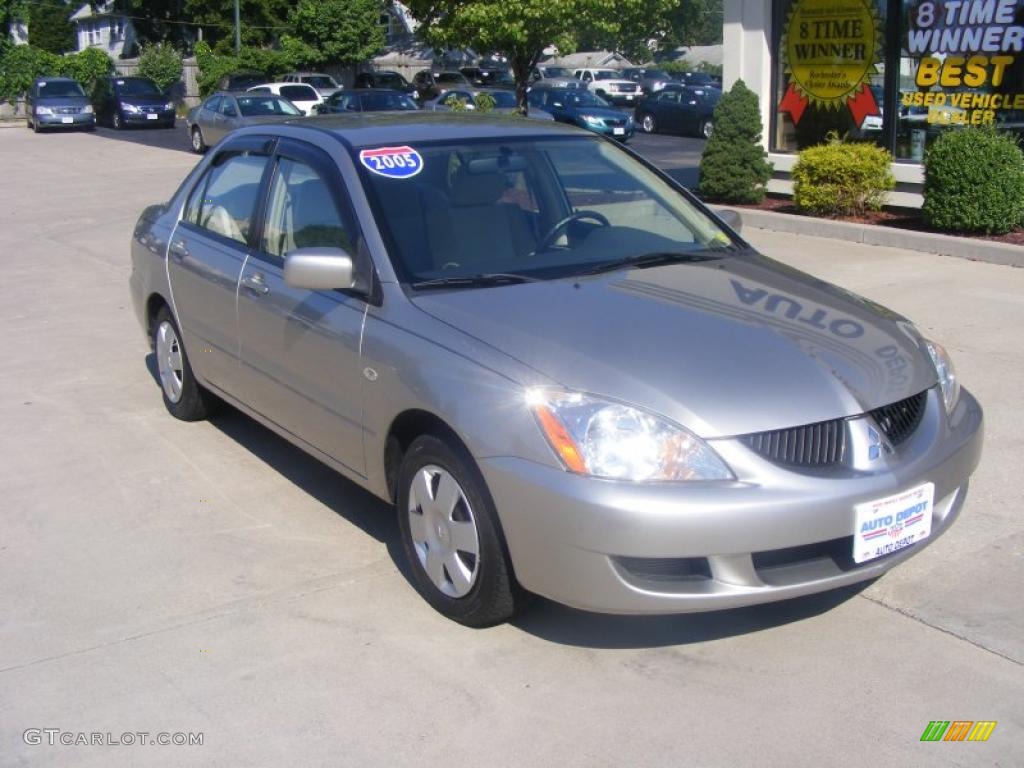 2005 Lancer ES - Warm Sand Metallic / Tan photo #2