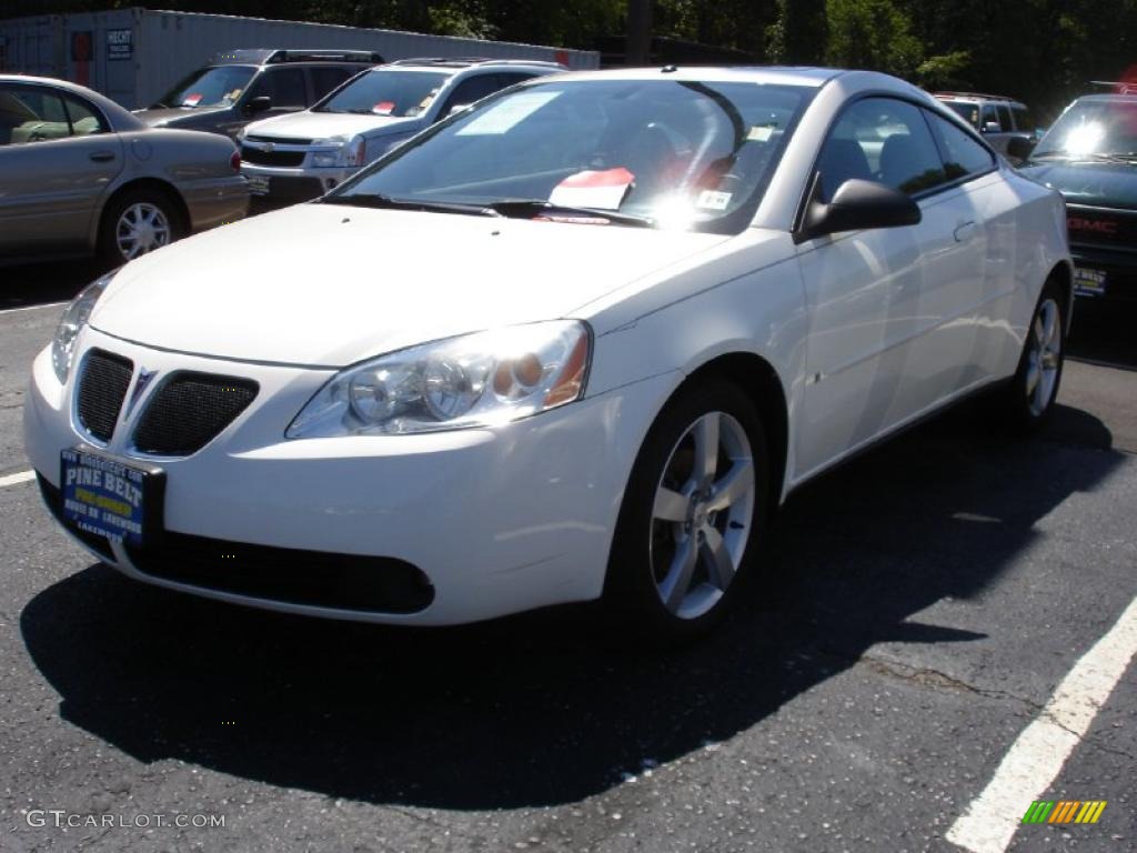 Ivory White Pontiac G6