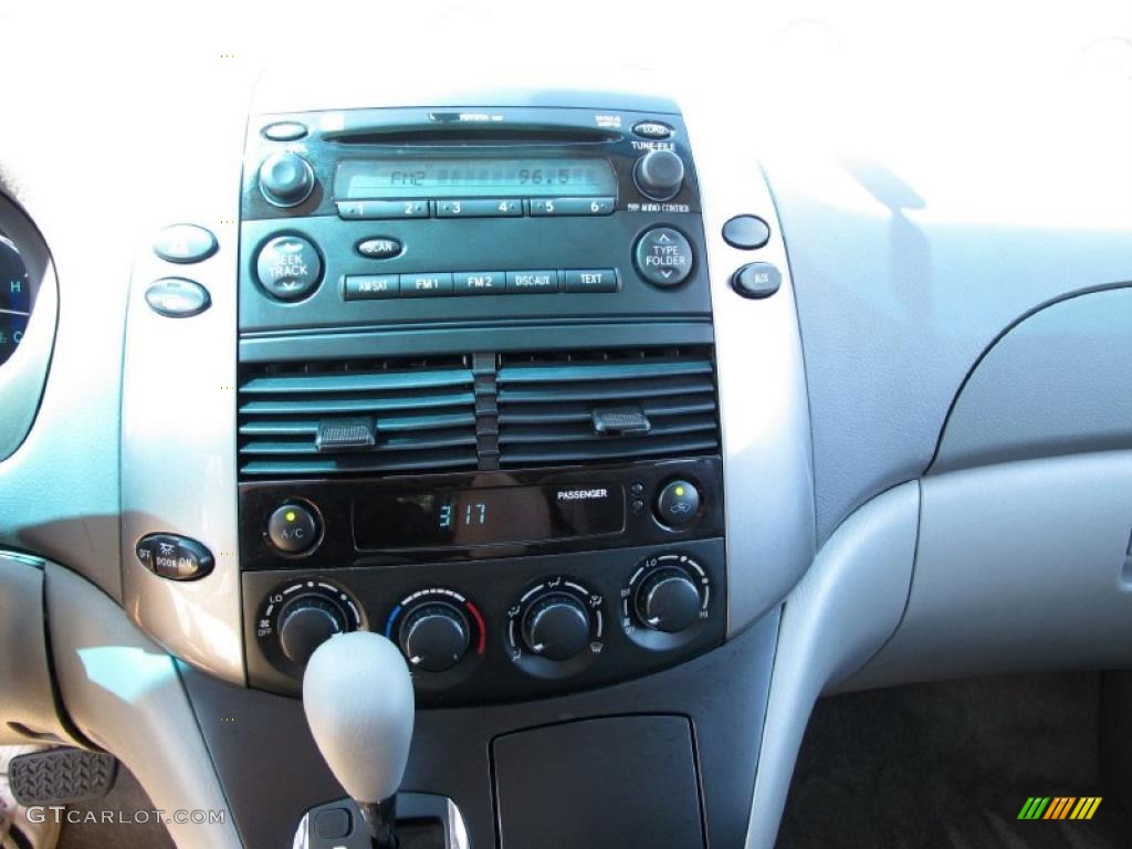 2008 Sienna LE - Salsa Red Pearl / Fawn photo #22