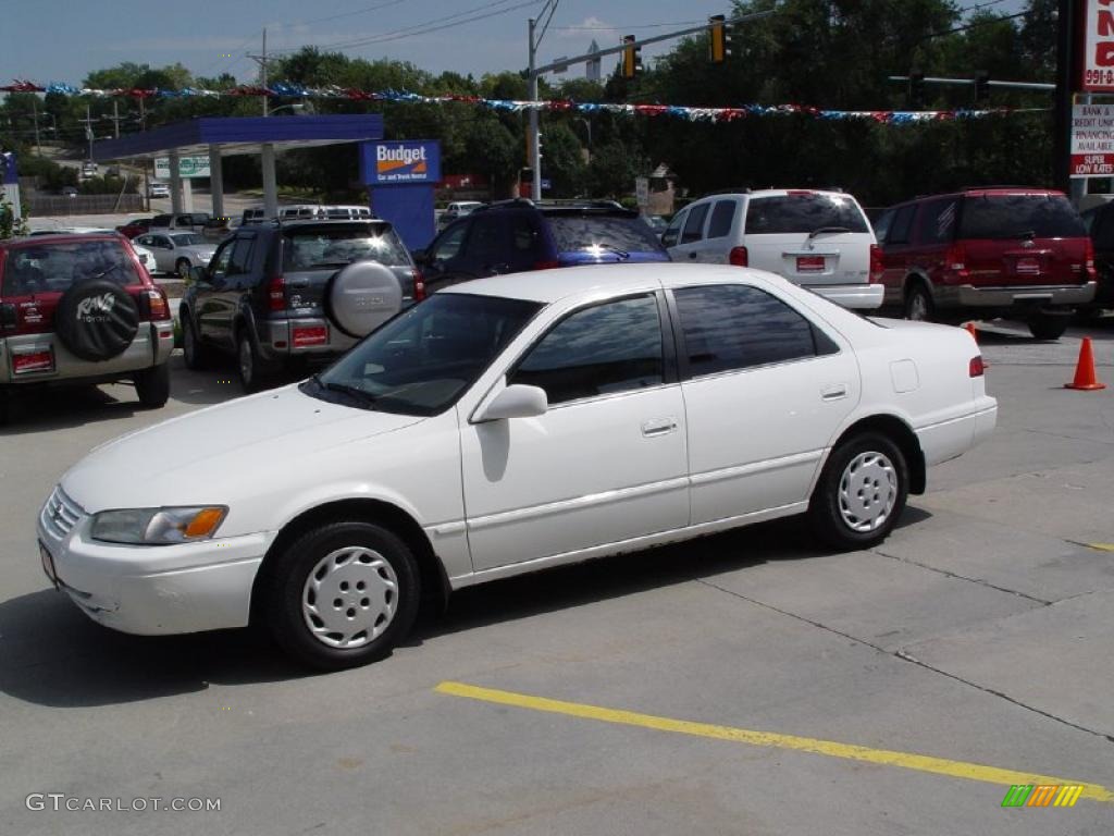 1999 Camry LE - Super White / Oak photo #1