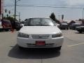 1999 Super White Toyota Camry LE  photo #9