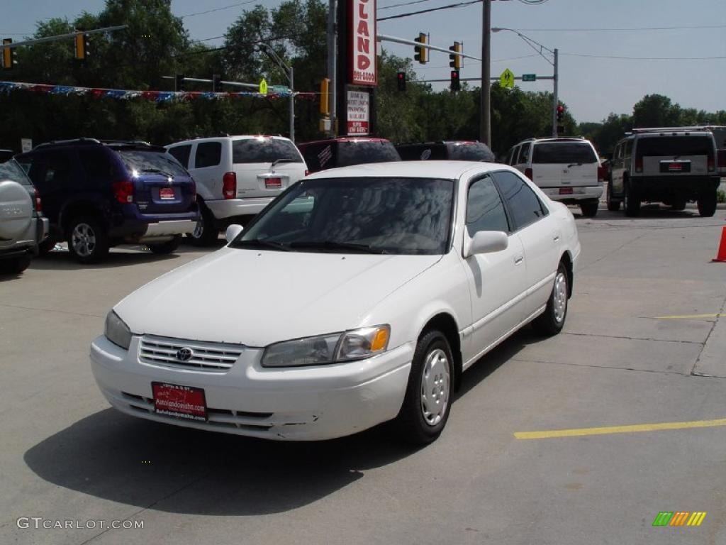 1999 Camry LE - Super White / Oak photo #10