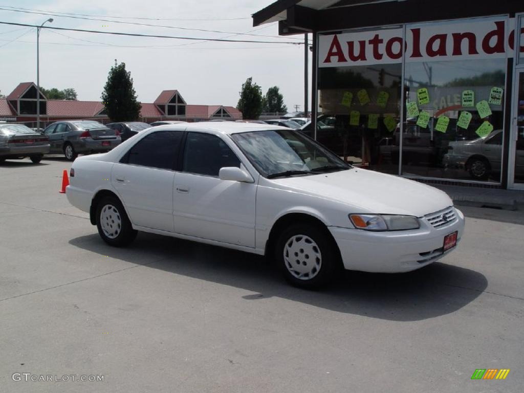1999 Camry LE - Super White / Oak photo #11