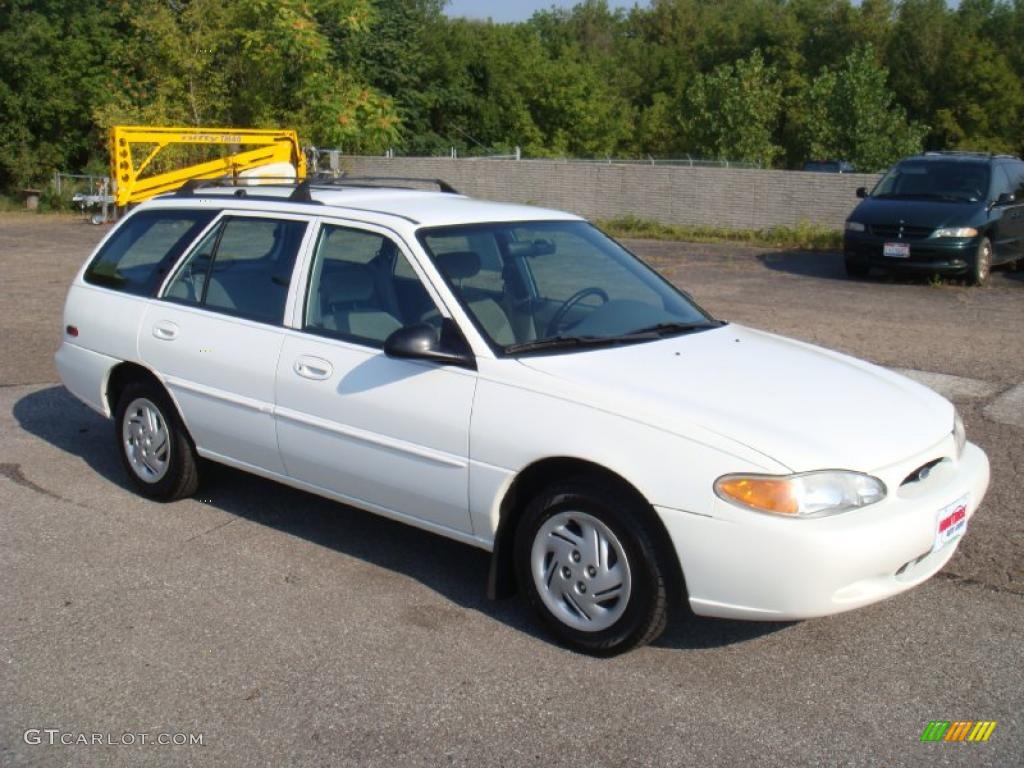 1998 Escort SE Wagon - Performance White / Gray photo #4