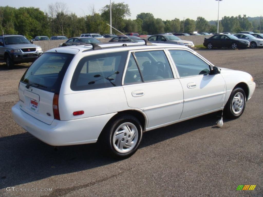 1998 Escort SE Wagon - Performance White / Gray photo #5