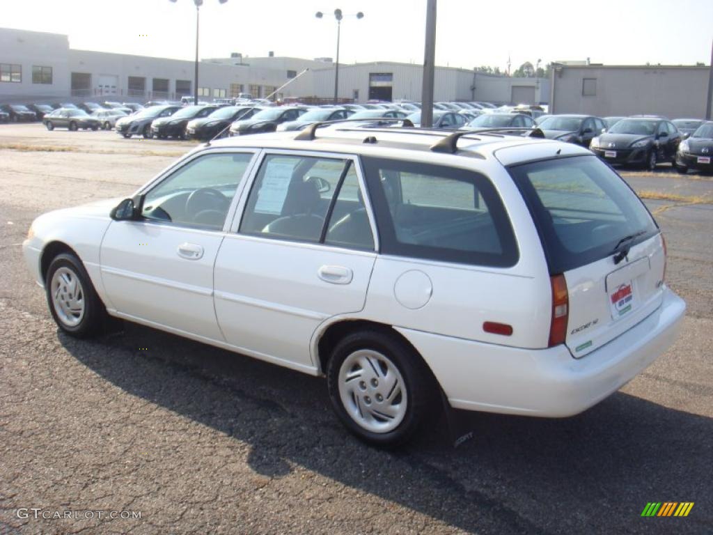 1998 Escort SE Wagon - Performance White / Gray photo #6