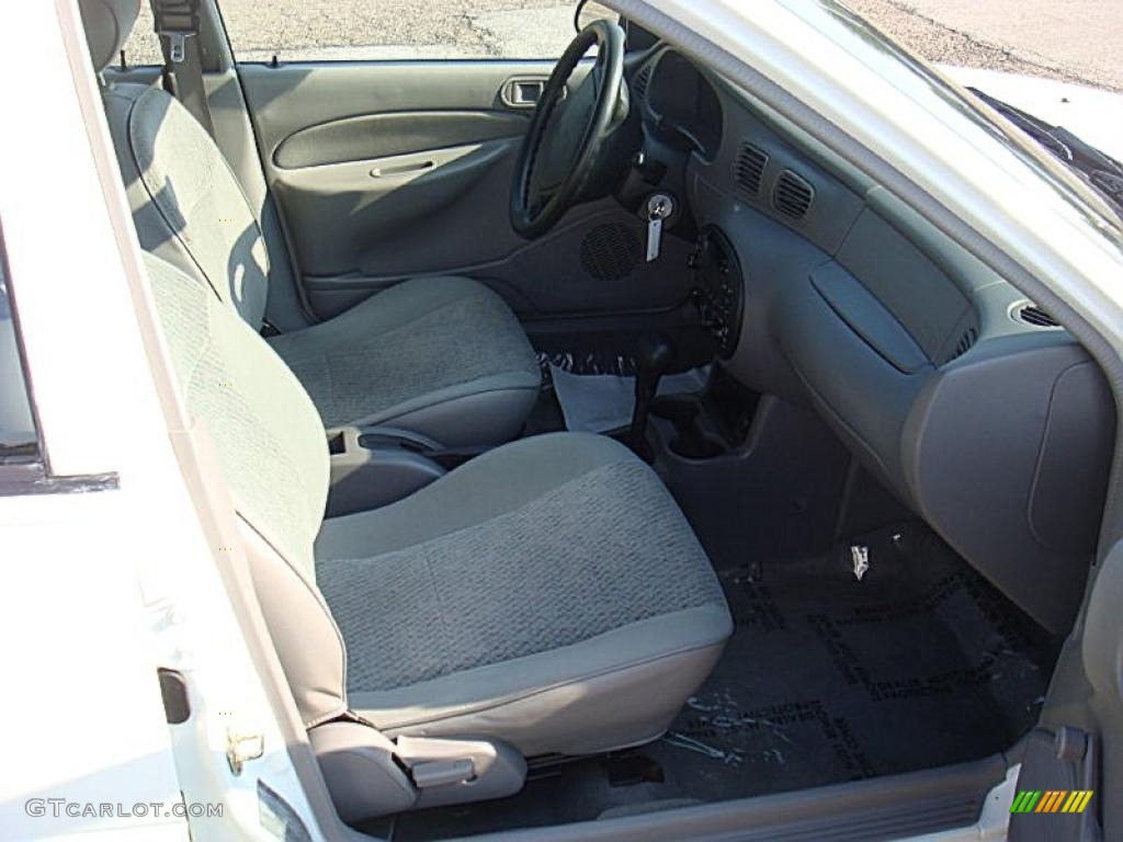 1998 Escort SE Wagon - Performance White / Gray photo #10