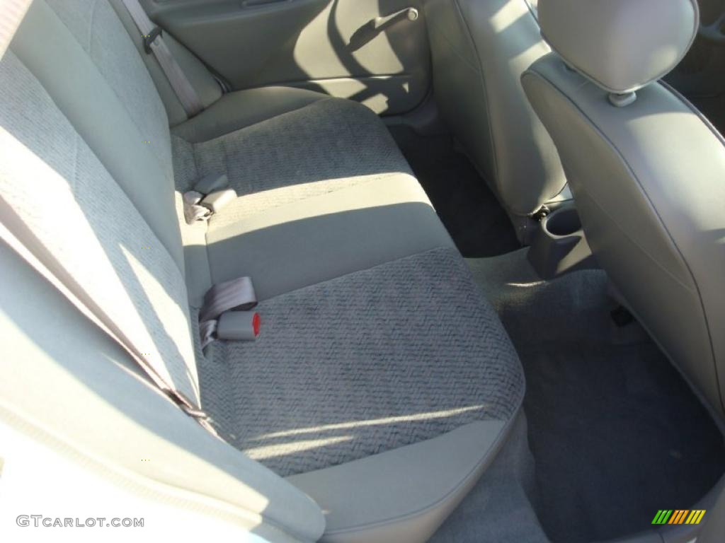 1998 Escort SE Wagon - Performance White / Gray photo #11
