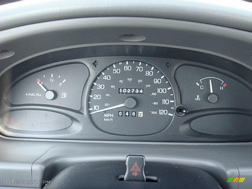 1998 Escort SE Wagon - Performance White / Gray photo #19