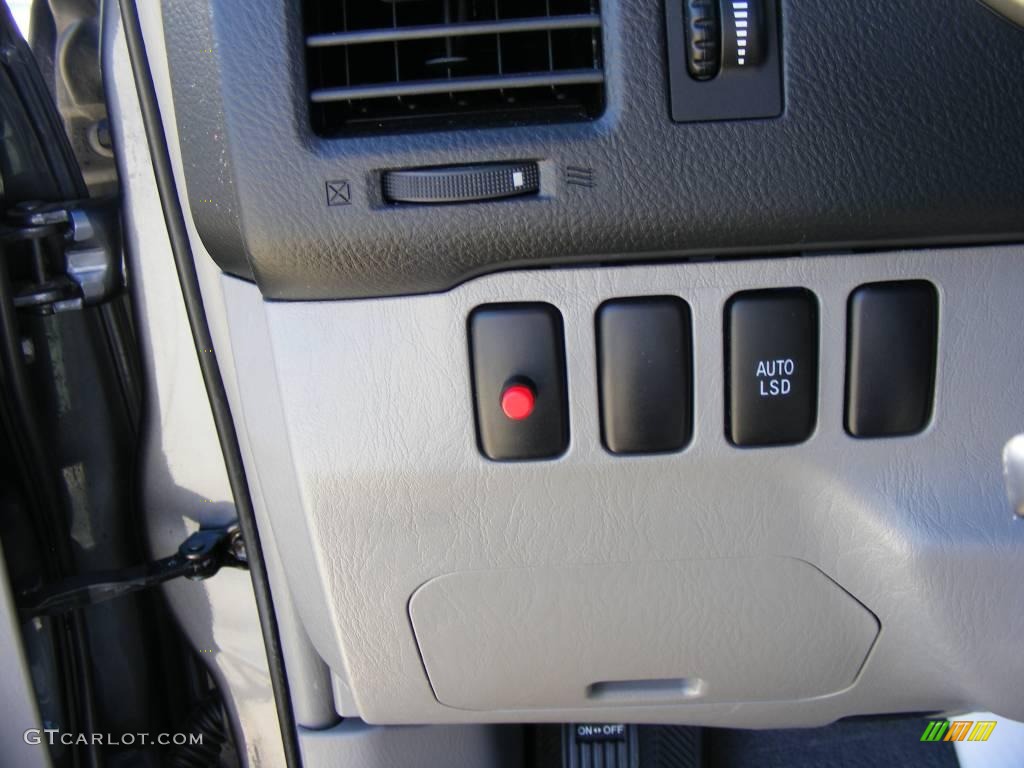 2005 4Runner SR5 - Galactic Gray Mica / Stone photo #38
