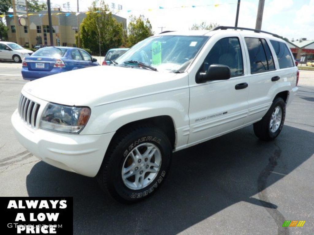 2004 Grand Cherokee Laredo 4x4 - Stone White / Taupe photo #3