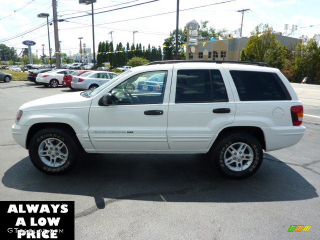 2004 Grand Cherokee Laredo 4x4 - Stone White / Taupe photo #4